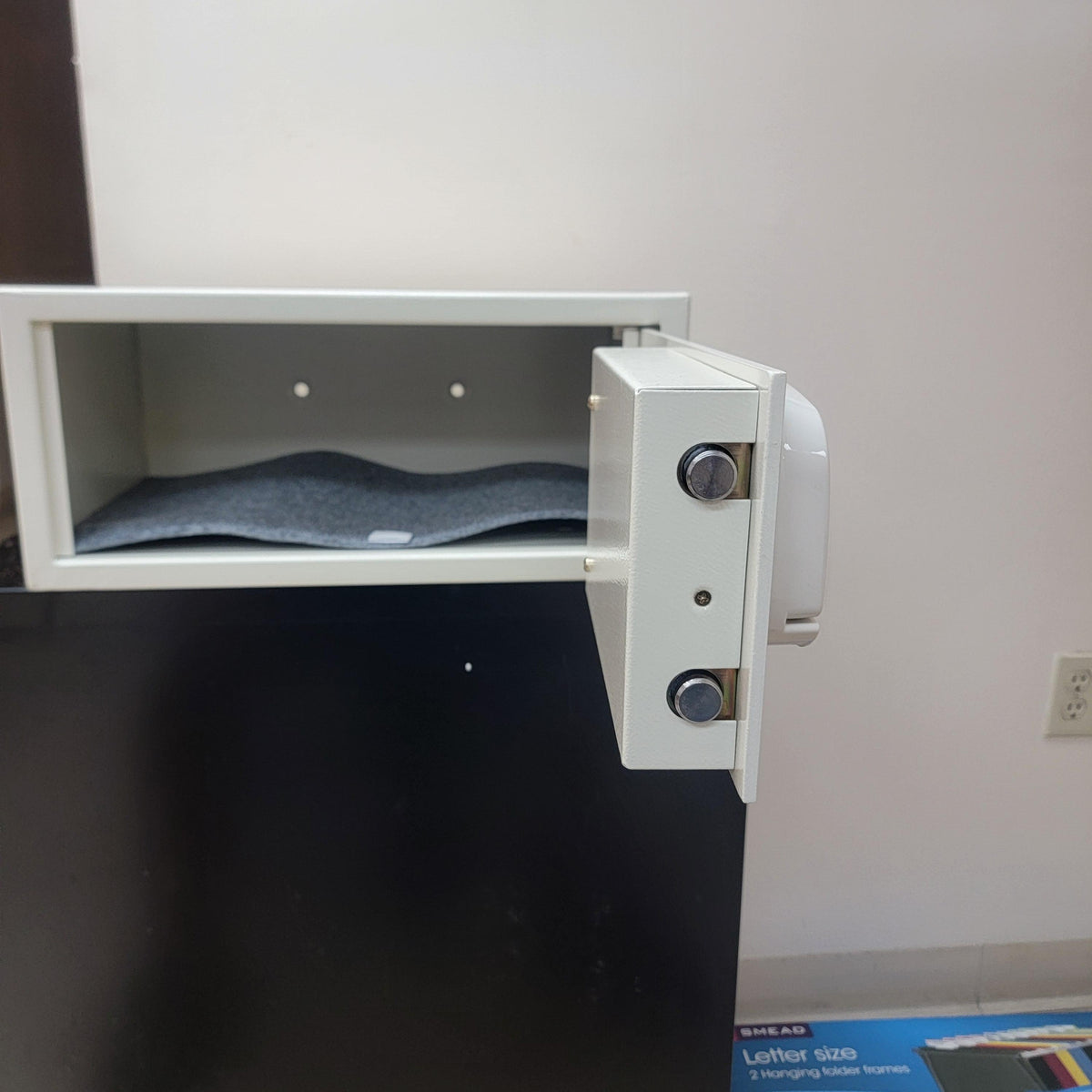 Challenger M8 Laptop Compatible In-Room Safe White Door Open