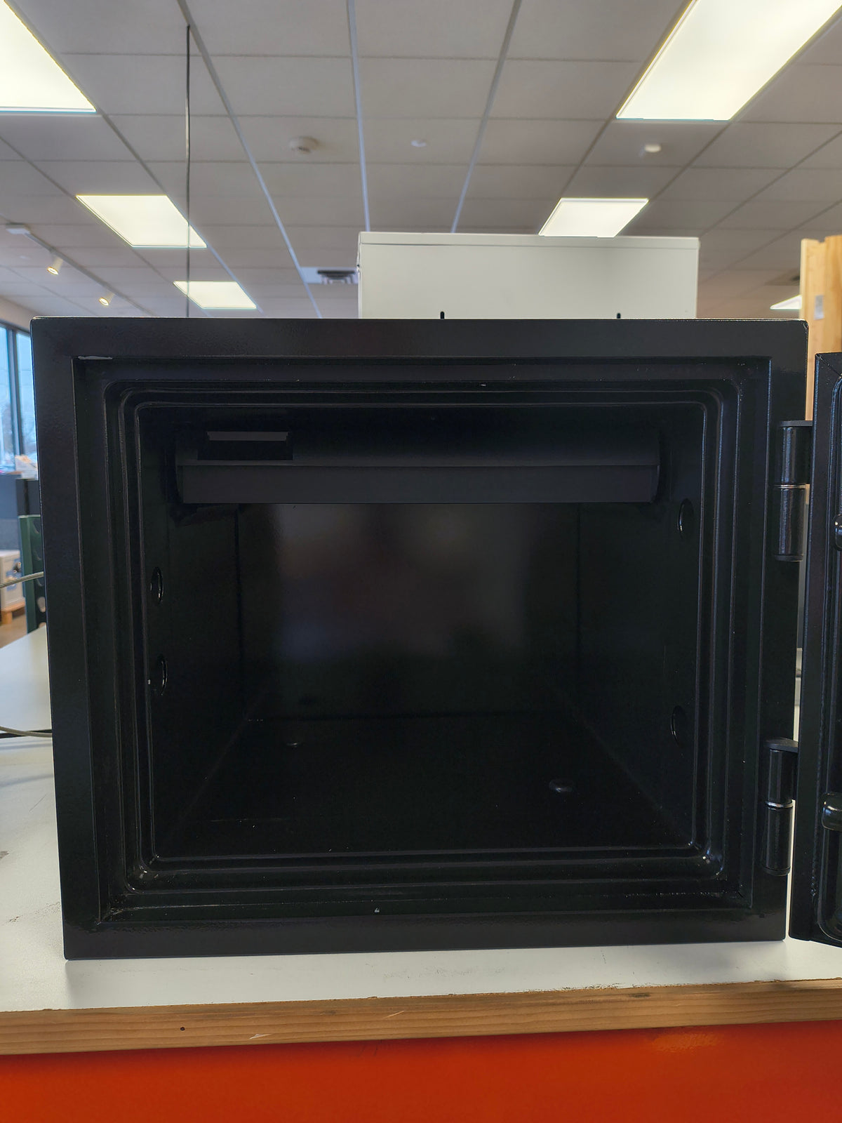 Blemished Phoenix 1221B interior. 