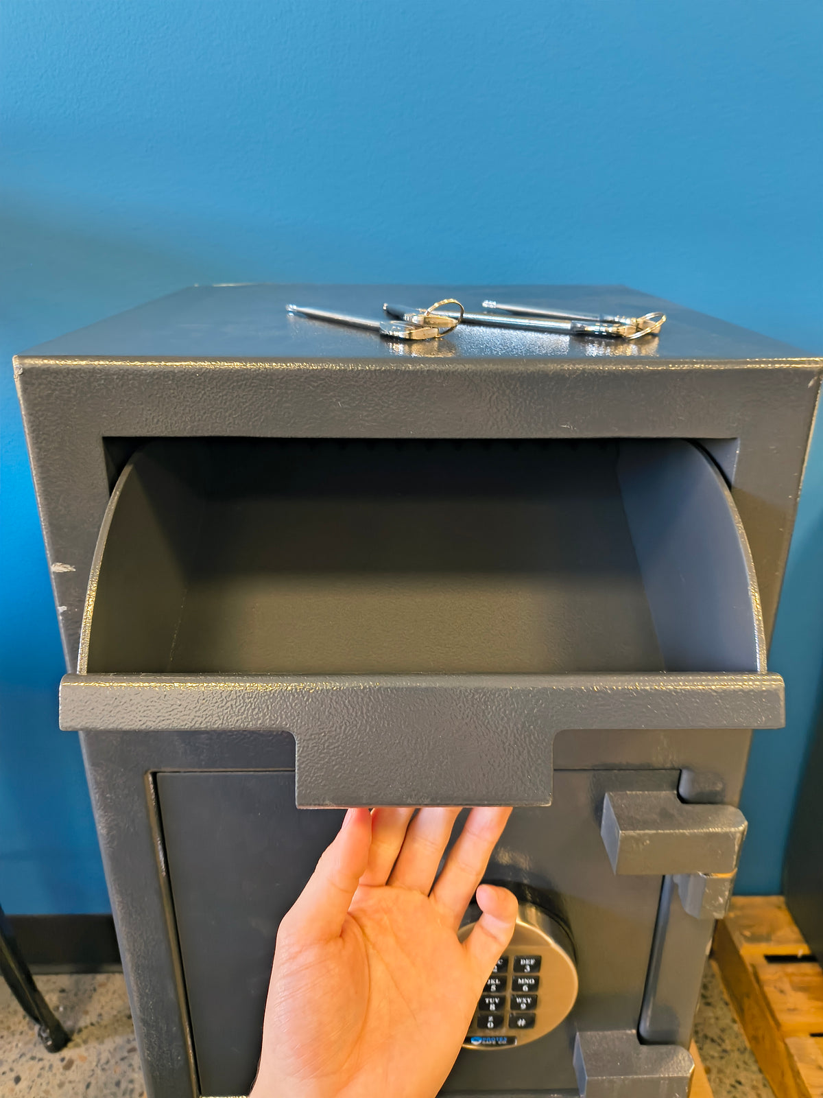 Blemished Protex FDD-3214 II pull down drop door. 