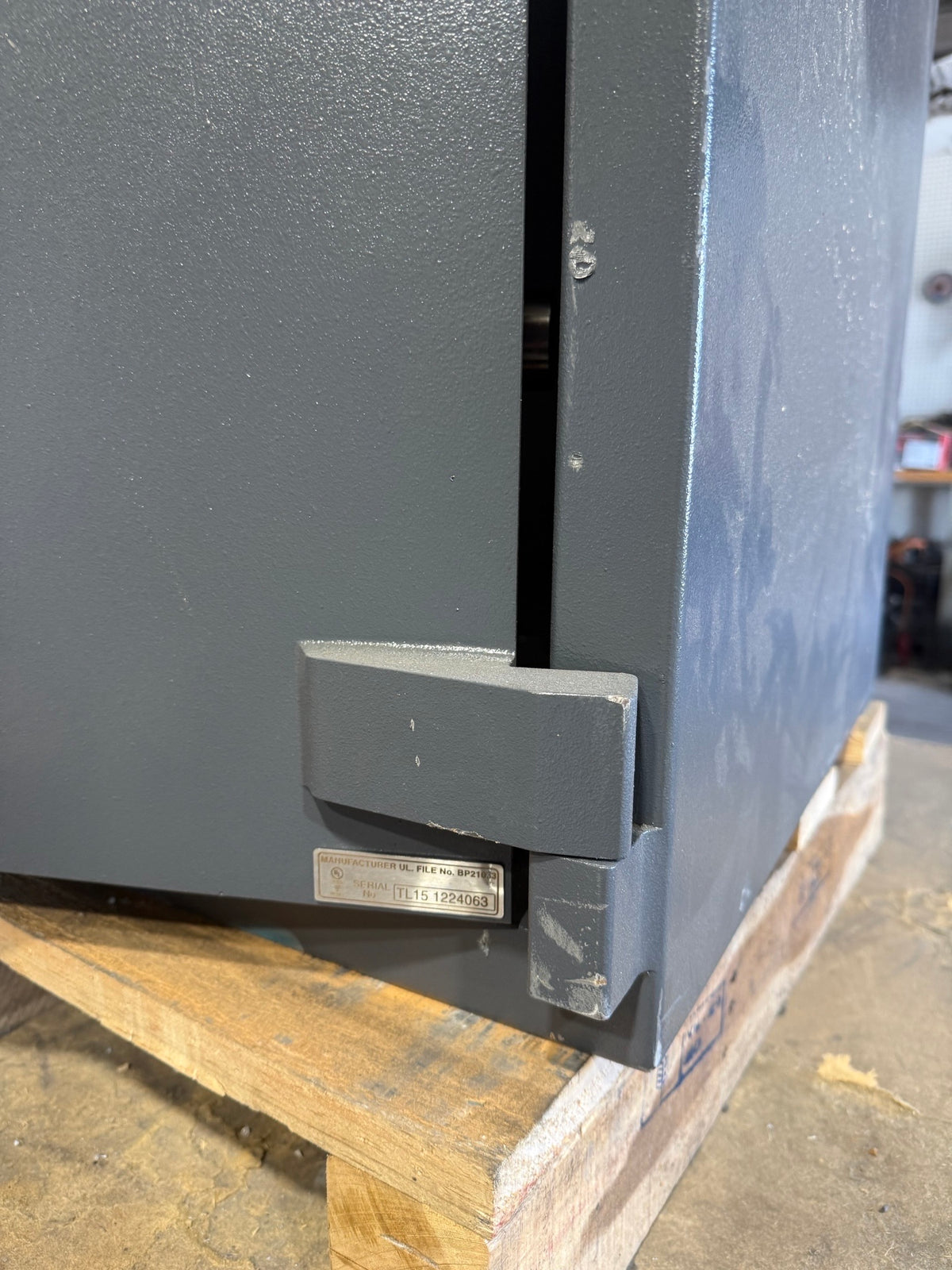Hollon PM-2819 TL-15 Burglary 2 Hour Fire Safe Blemished Hinge