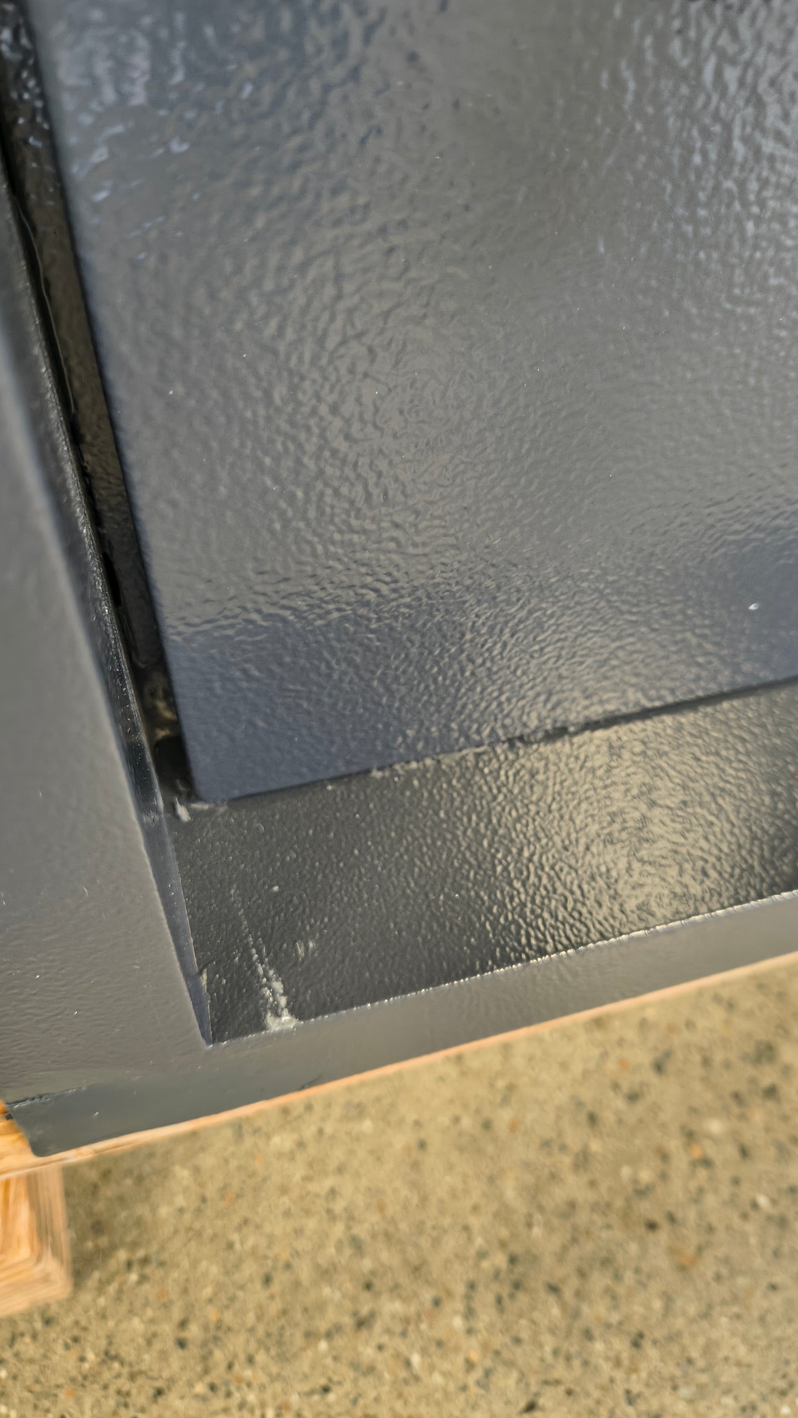 Blemished AMSEC WS1214E5 front.