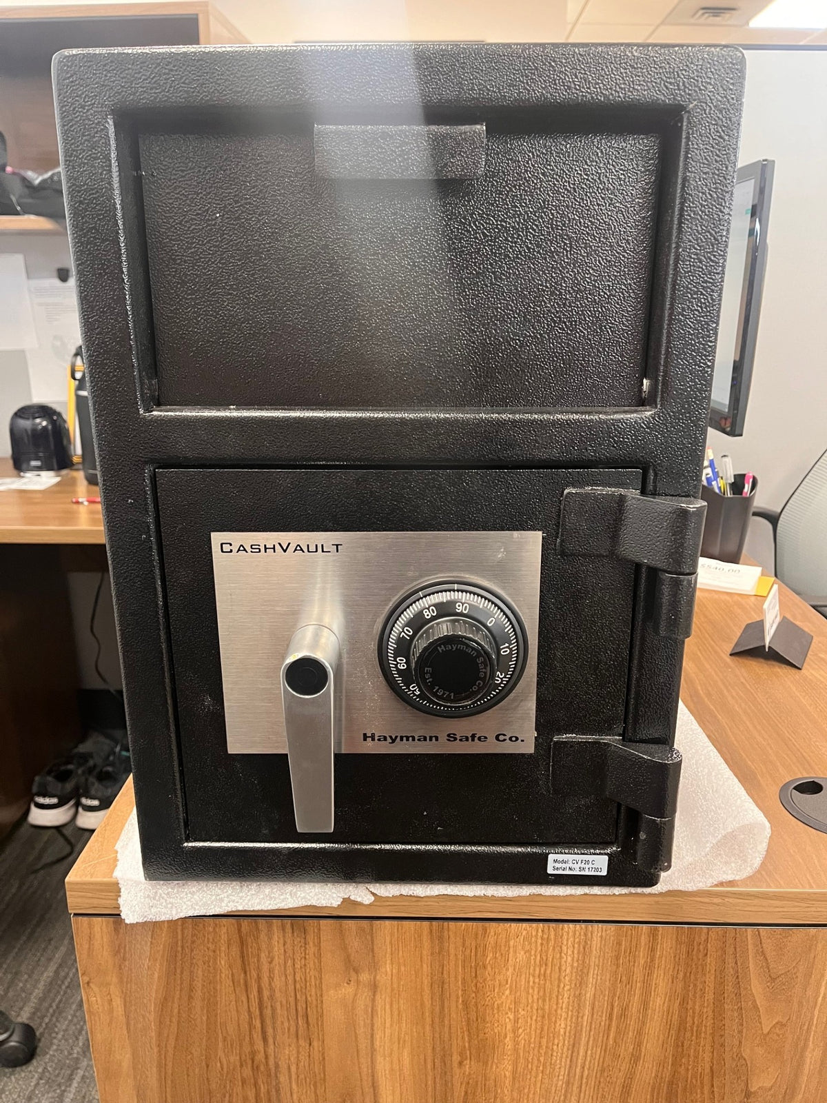 Front view of the safe.