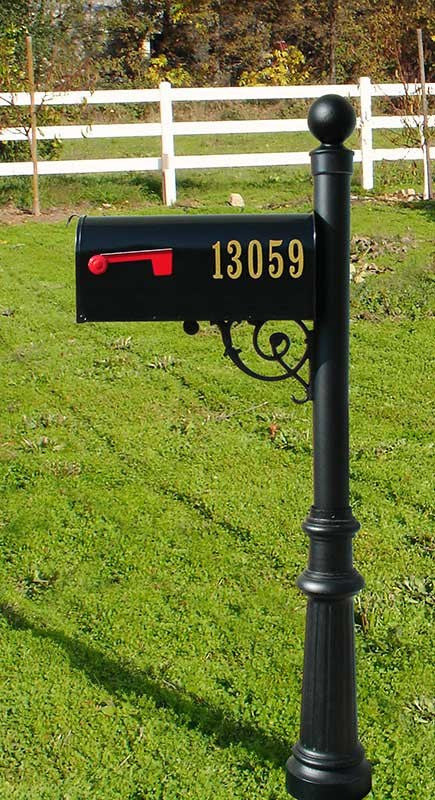 Qualarc LM-LPST-703 Lewiston Mailbox With Post