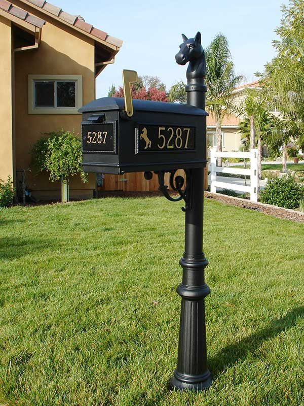 Qualarc LMC-801-BL Black Lewiston Mailbox with Fluted Base and Address Plates - Horsehead Finial Style